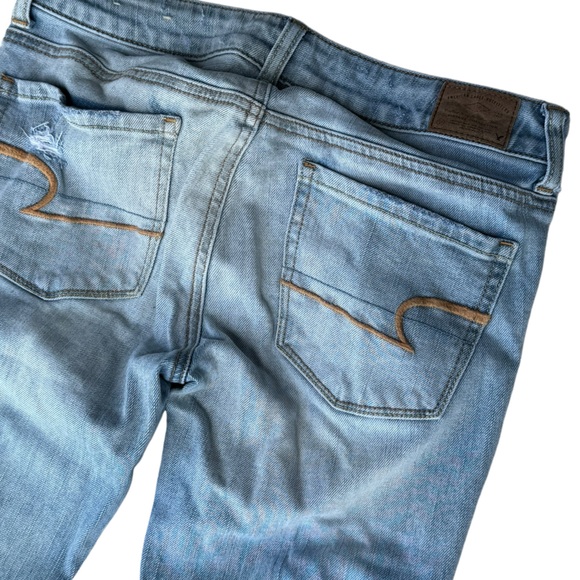 American Eagle ladies distressed lite wash skinny jeans size 2 - Picture 5 of 6